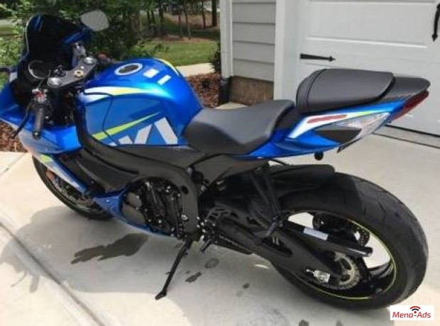 2015-suzuki-gsx-r-600-big-0